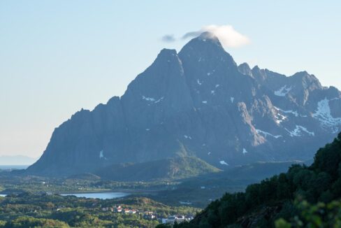 Zoomed-In View of Vågkallen from Linken